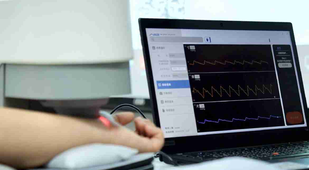 Wepay耘康以高解析与拟真的显示技术，，，，将其应用于中医检测，，，，提供“中医数位化检测方案”，，，，使传统中医检测结果数据化与可视化